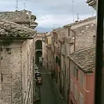 Gasthuis Via Crispi Centro Storico Macerata
