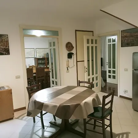 Via Crispi Centro Storico Guest house *