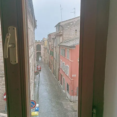 Via Crispi Centro Storico マチェラータ